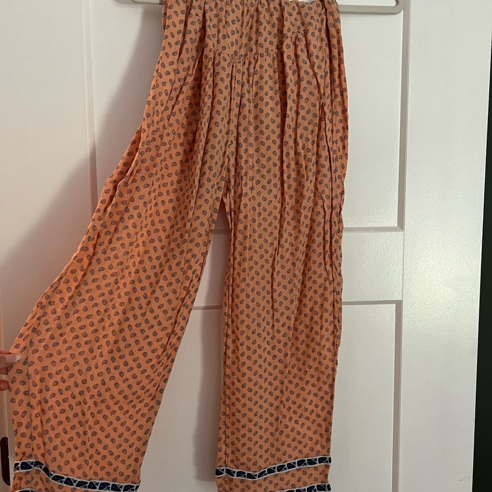 Two piece set - Picture 3 of 3